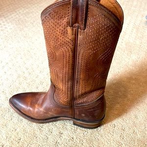 Size 61/2 Frye boots.